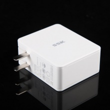 飚王 (SSK ) 4口USB苹果手机充电器 安卓手机/平板/移动电源/多口快充充电插头适配器 SDC025