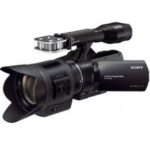 索尼（SONY）数码摄像机NEX-VG30EH（E PZ18-200mm） 可更换镜头（三脚架S-324+原装FV100电池+64G+相机包+清洁套+延长两年保修）