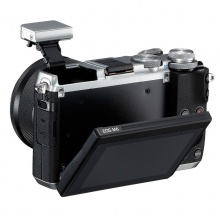 佳能（Canon）EOS M6（18-150mm）数码微单 单镜头套装 约2420万像素（含64G内存卡，相机包，三角架）