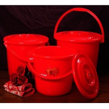 中英 2105 大红塑料带盖桶 8L