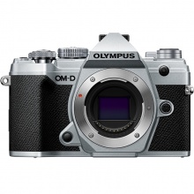 奥林巴斯（OLYMPUS）E-M5 Mark III 数码相机（含32G内存卡/相机包）
